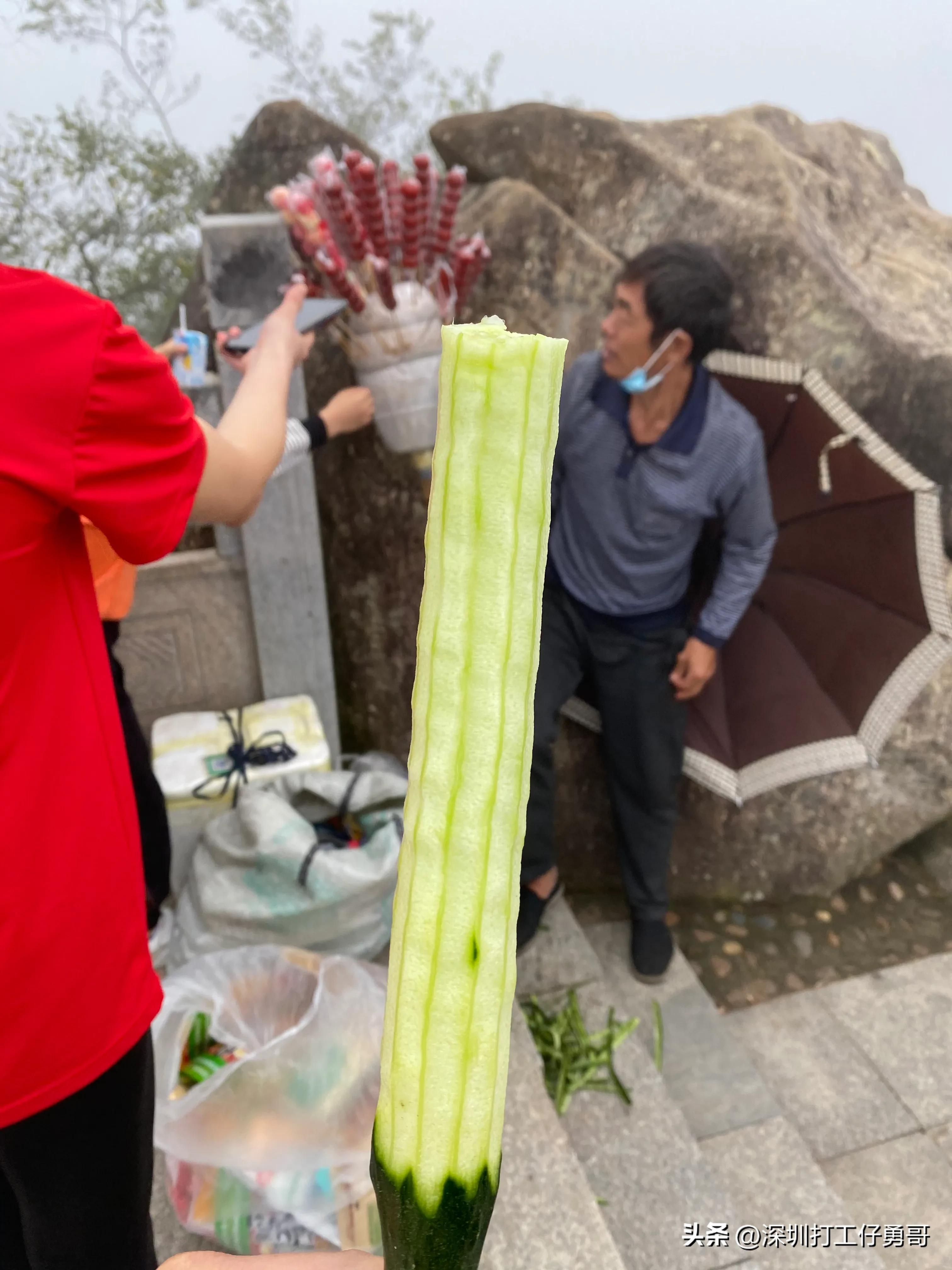 大叔如何巧将青瓜的价格提升10倍?记录疫情下菜贩子的华丽转身