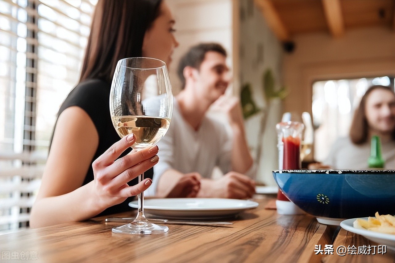 领导安排饭局让你点菜怎么办？教你三个方法，难题迎刃而解