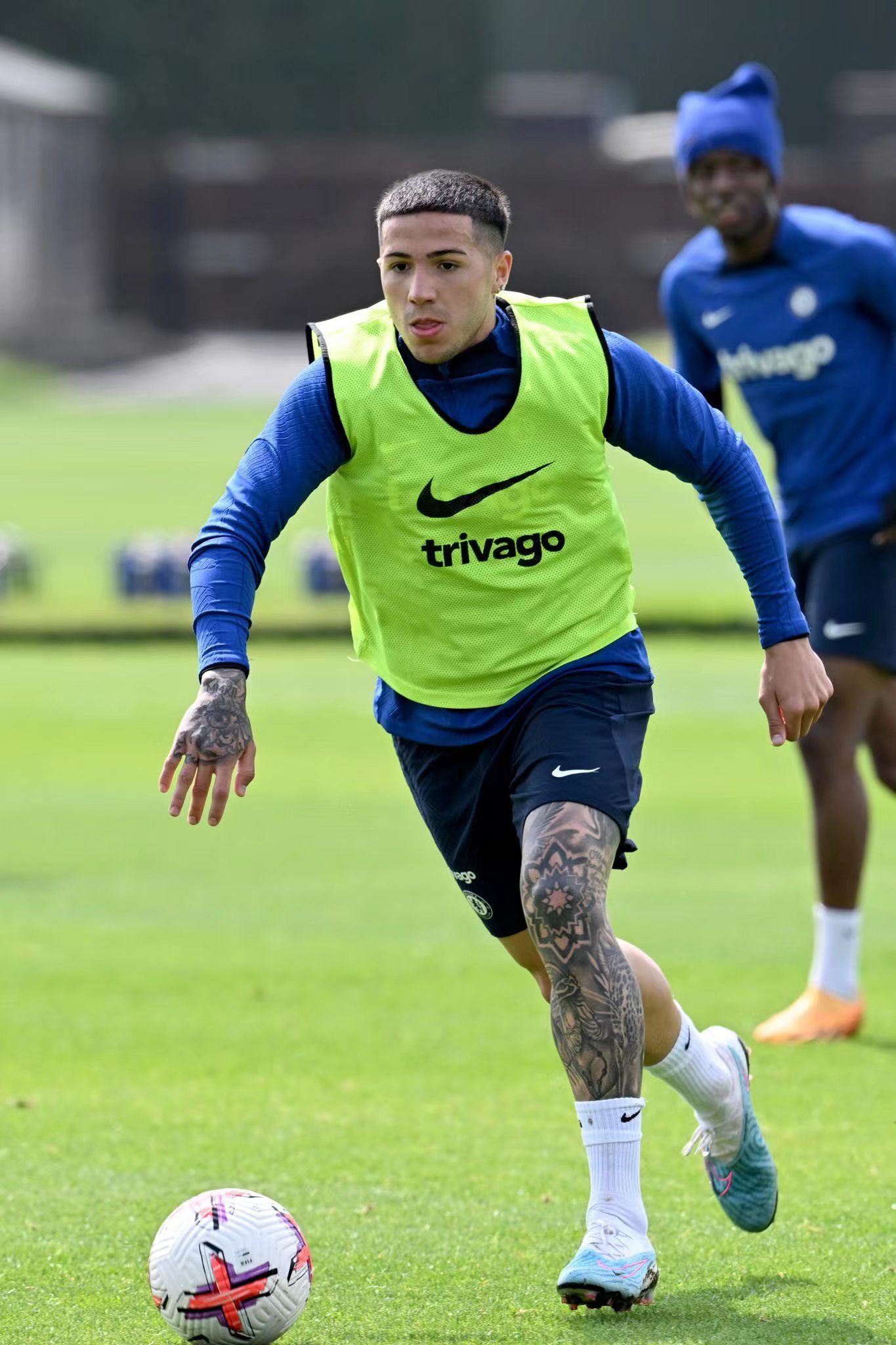 坐牢足球！败军中一抹亮色！为什么切尔西用不好恩佐