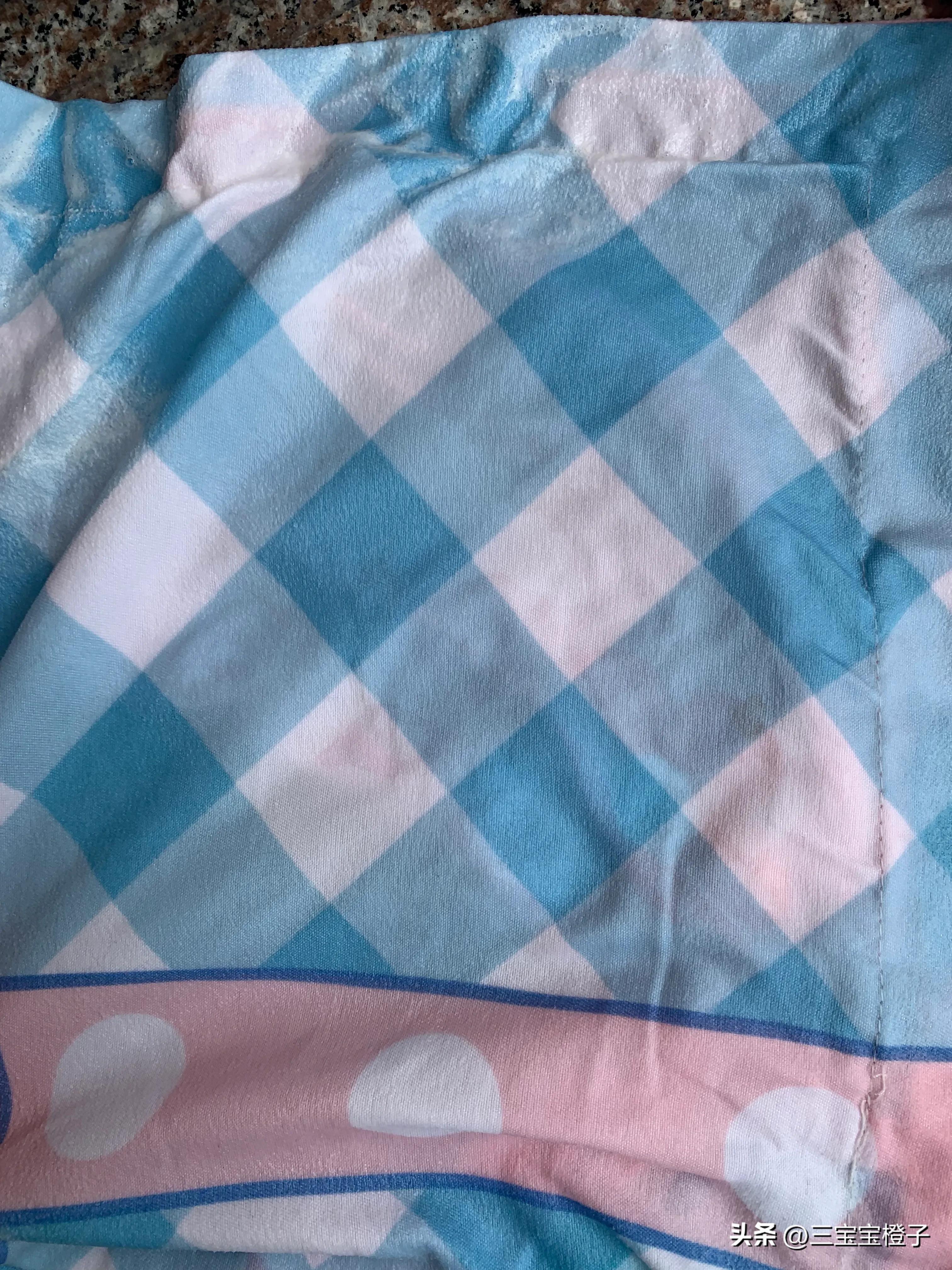 衣服上的血渍用什么最容易洗干净,白衣服有血渍怎么洗才能洗干净