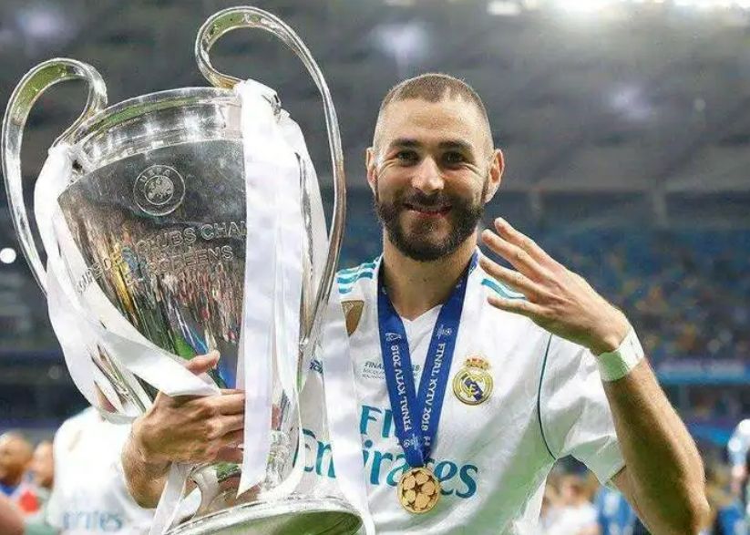 足坛十大中锋哈兰德,哈兰德进多少个球能超过c罗