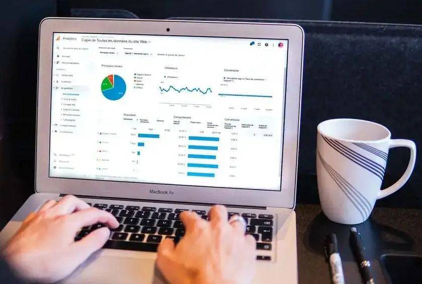 做销售初次和客户打电话怎么沟通,做销售怎么大胆打电话给客户