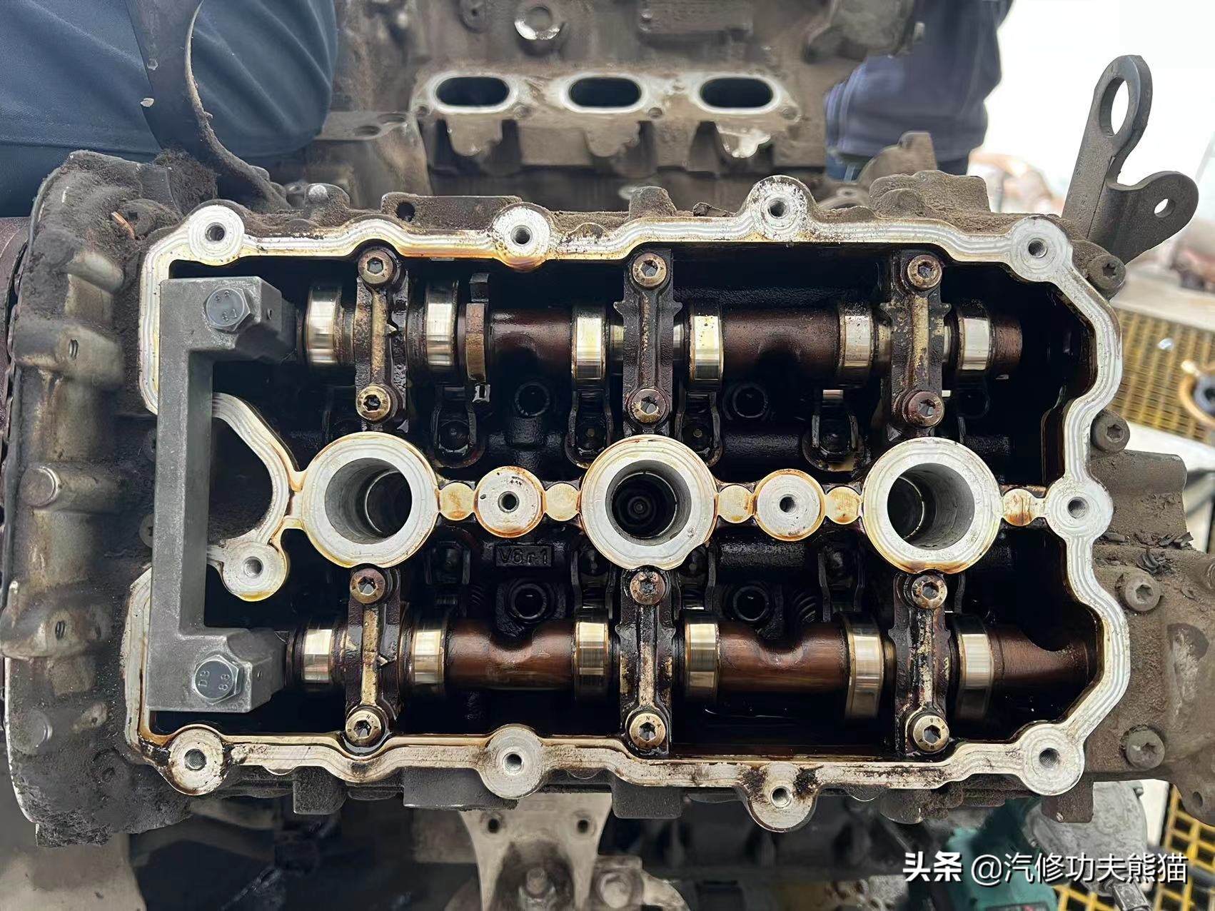 奥迪a6五百块钱,奥迪a65000公里烧一升机油维修