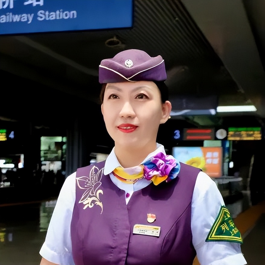 鏂版椂浠i搧璺鏍锋姹夌珯,椤捐搲涓婃捣閾佽矾妯¤寖