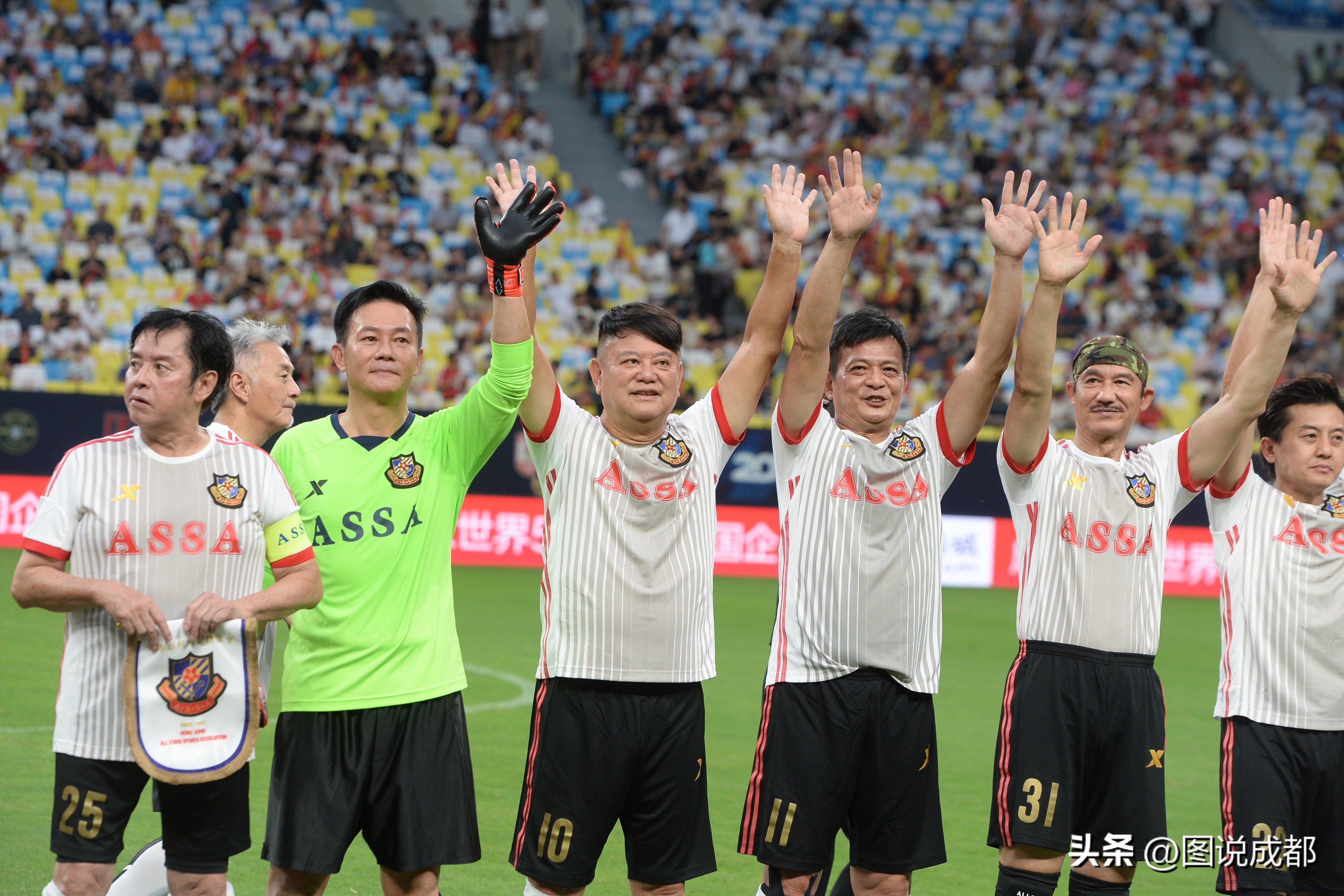 谭校长唱哥哥的歌,谭校长和哥哥隔空唱歌