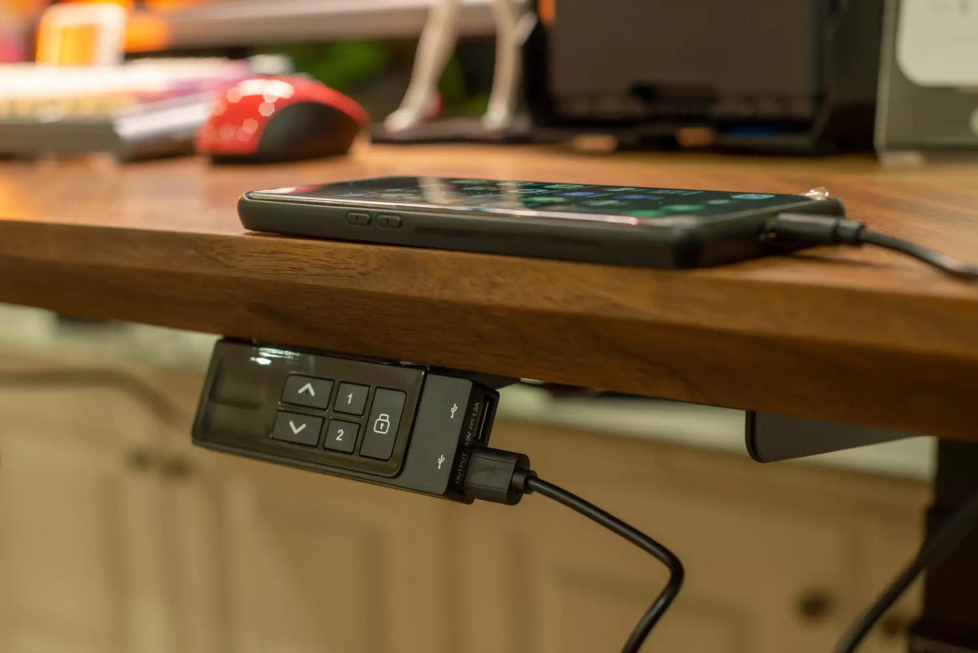 电动升降桌需要怎样进行操作,手摇电动升降桌怎么选择