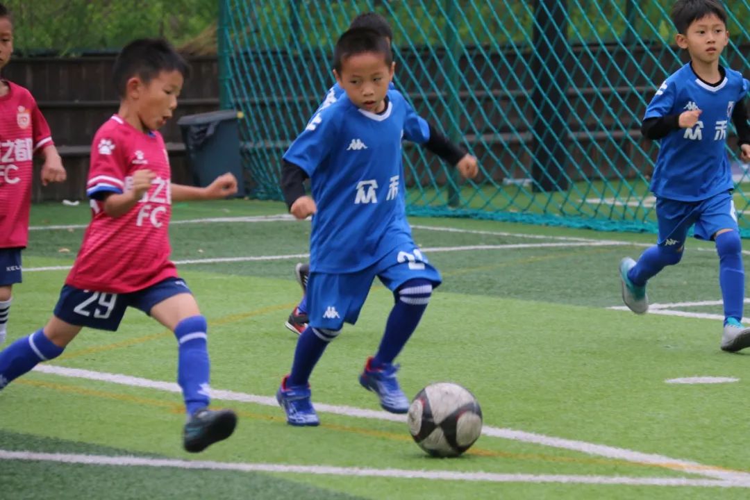 濂嬪媷浜夊厛鏃犳墍鐣忔儳,闃熶紞椋庨噰灞曠ず鍔ㄤ綔