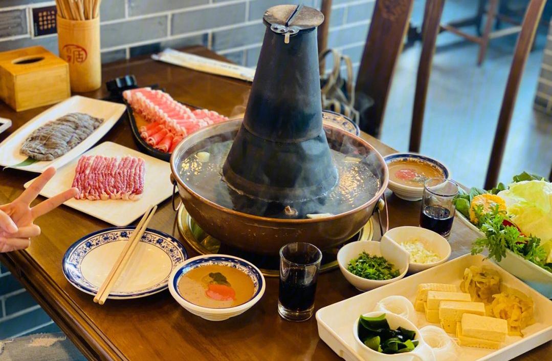 王府井美食推荐必吃老北京炸酱面,去北京必吃炸酱面