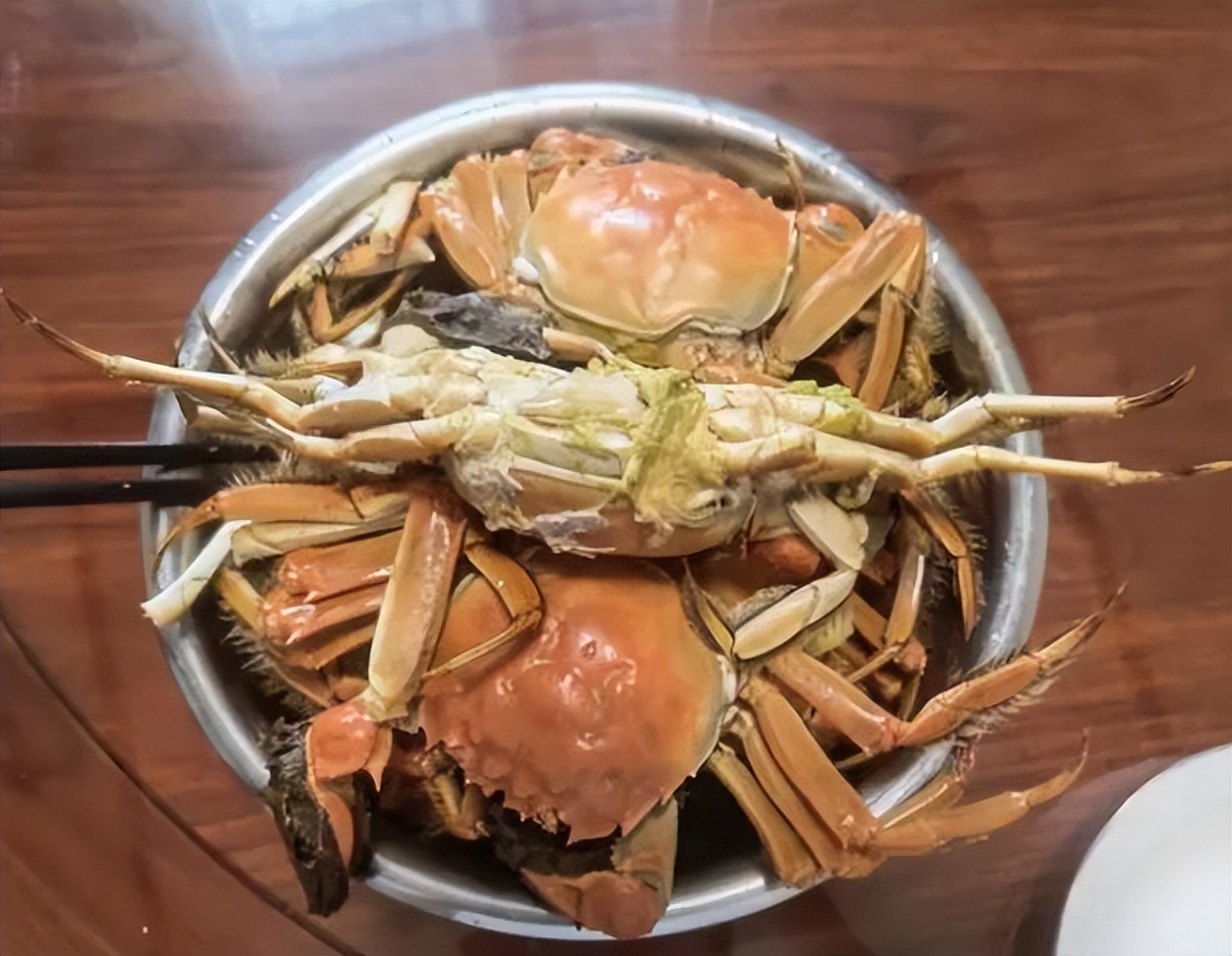 例假结束第三天有褐色分泌物43岁,51岁月经结束后有少量褐色分泌物