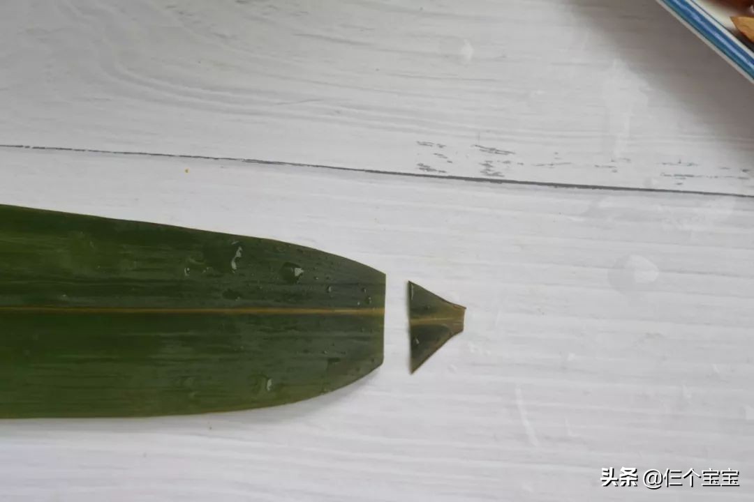 手残党怎么包四角粽子,六个月以上宝宝粽子做法