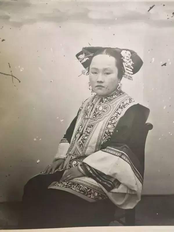 日军日记：*安妇慰**不服从管教，我很愤怒，用*刀刺**插入她的*体下**