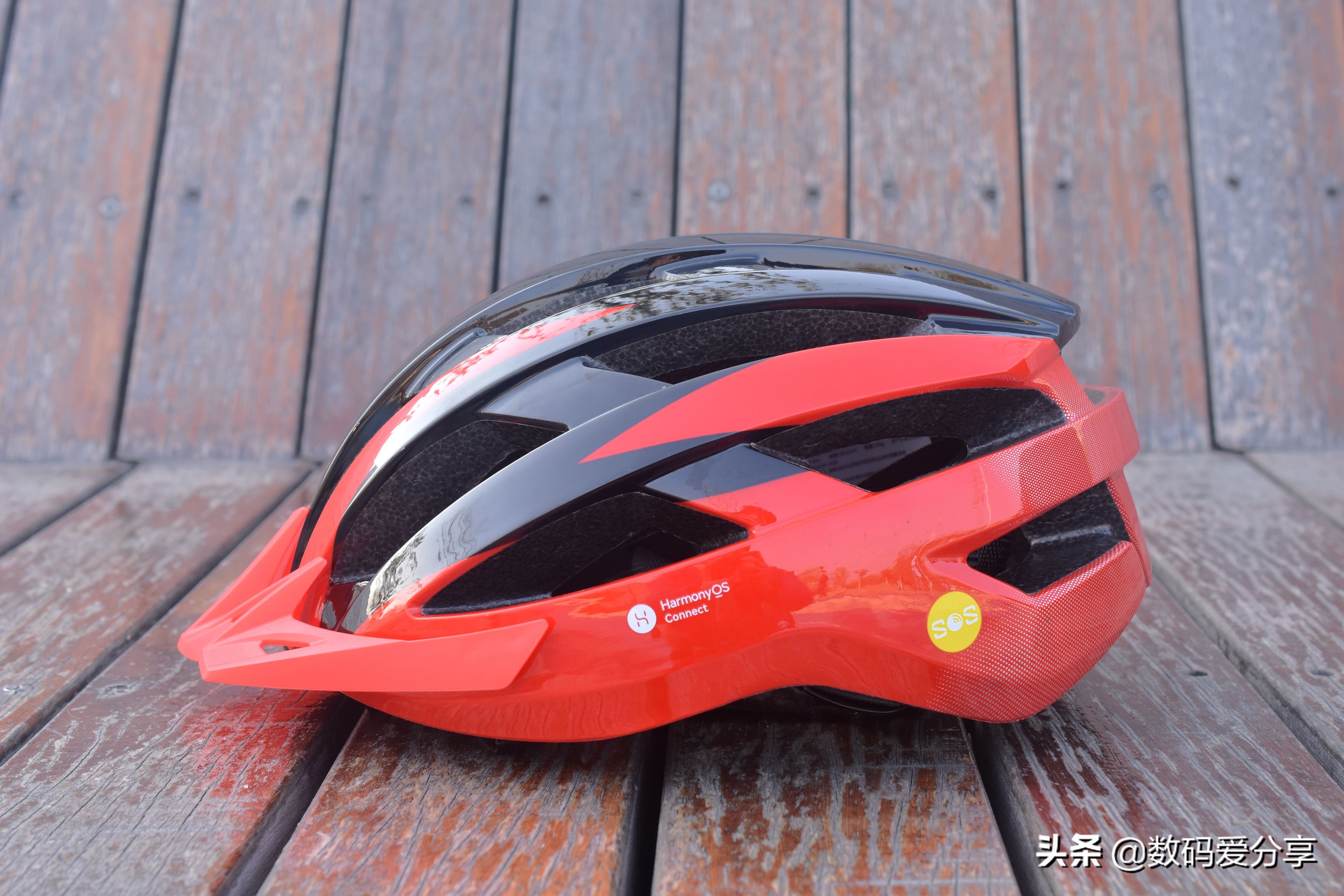 颠覆传统设计的头盔,helmetphonemt1neo智能骑行头盔