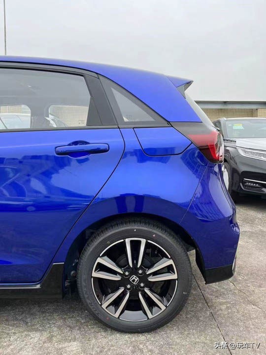 飞度发动机内部强化,飞度原版rs尾翼