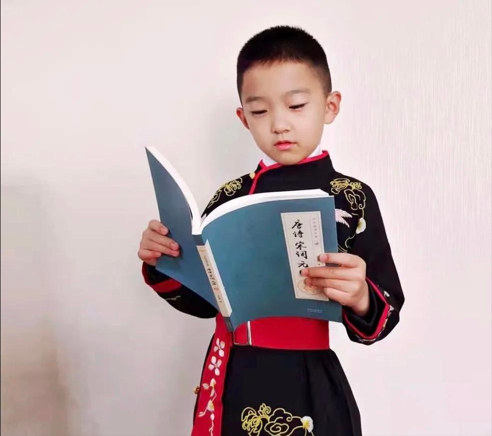 小学书香溢满校园,小学创建书香校园感受