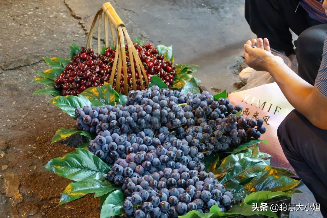 昆明旁边的小城，有山有湖好舒服