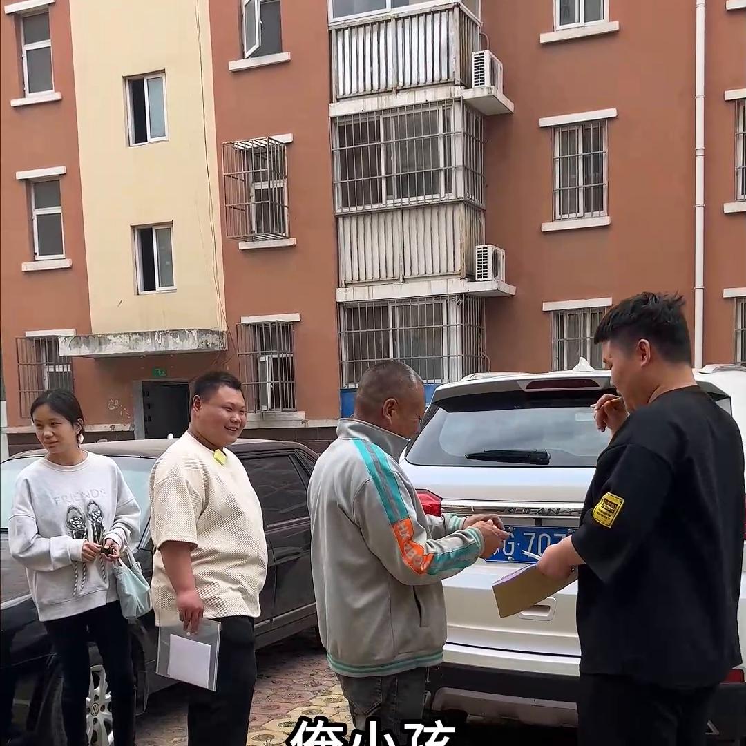买二手车是不是在网上买便宜,买二手车到实体店买可靠吗