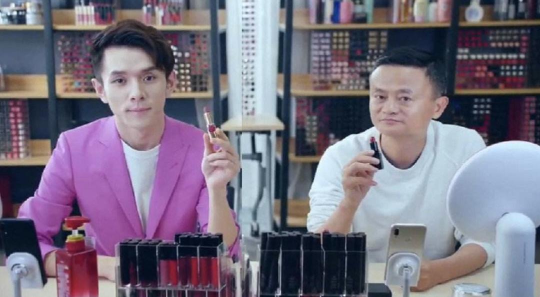 那一年,李佳琦月薪四千,罗永浩负债6亿