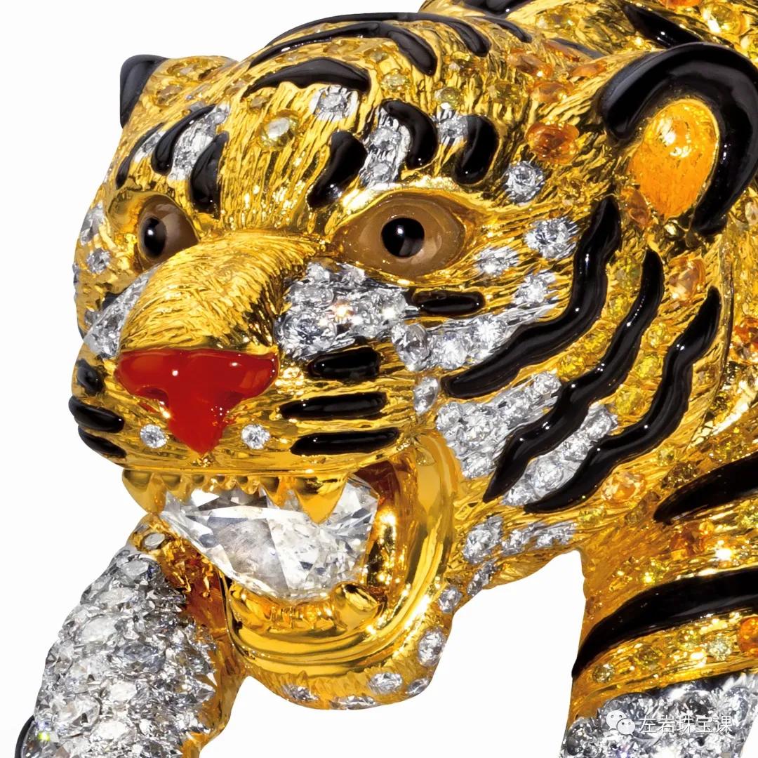 虎生肖戴什么首饰好运图片,生肖虎黄金的寓意和象征