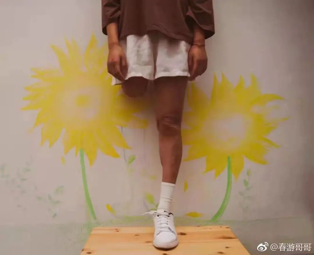 本年度最甜爱情故事：蓝朋友成了男朋友！汶川地震“钢腿女孩”官宣恋爱，全网磕糖