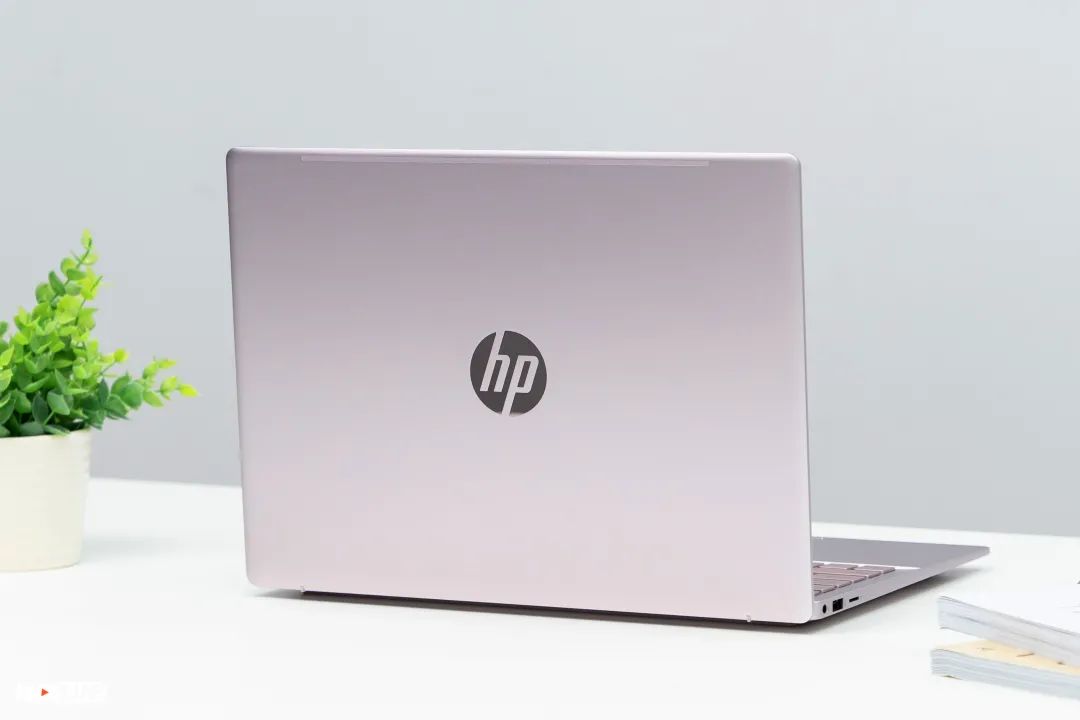 这样一台，出得了厅堂下得了厨房的本本，试问谁不爱呢