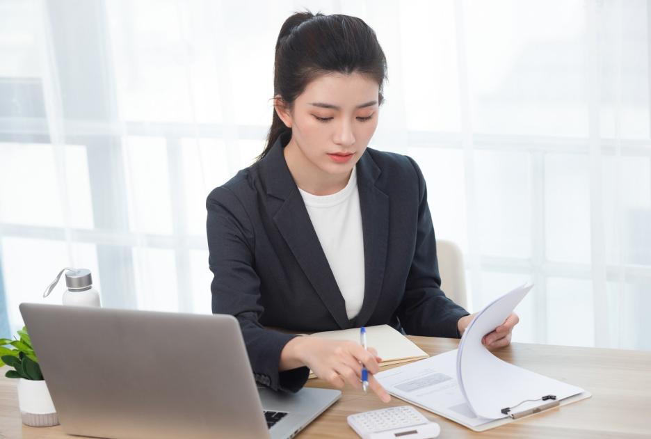 34岁县城体制内单身女性,城固县县城单身女人