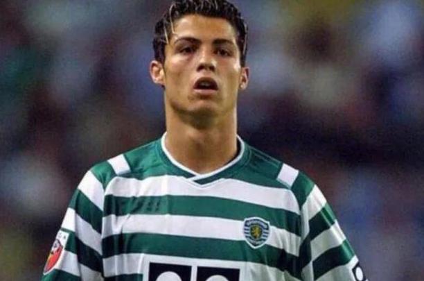 错怪了C罗，昔日故事曝光！为游子回家做铺垫，他配得上努力球王