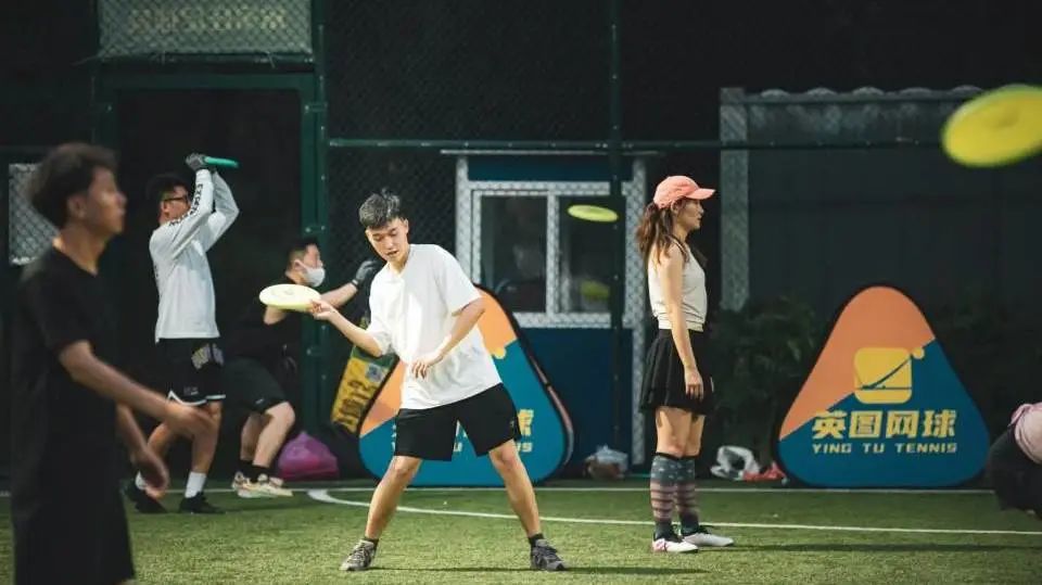 飞盘的“炙热”，热过申城的艳阳