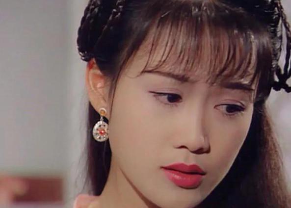 高鼻梁塌却很漂亮的女星,凸嘴短下巴的女人面相