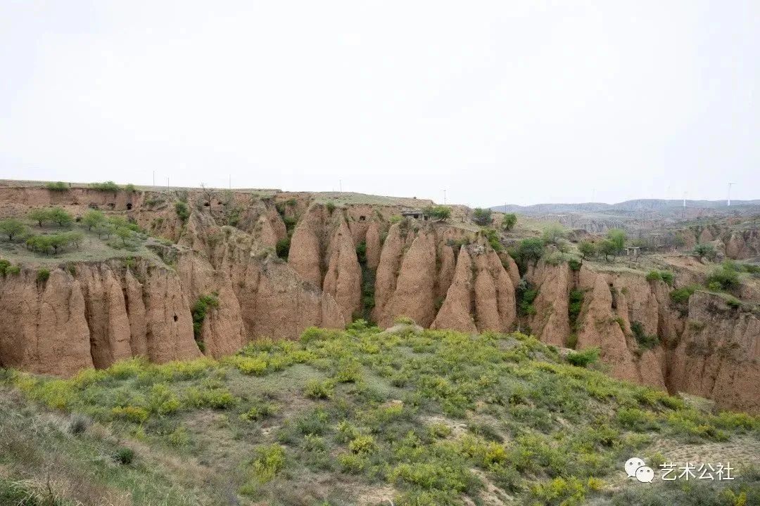 “与时代同行—中国书画名家走进榆阳学术邀请展”在陕西榆林开幕