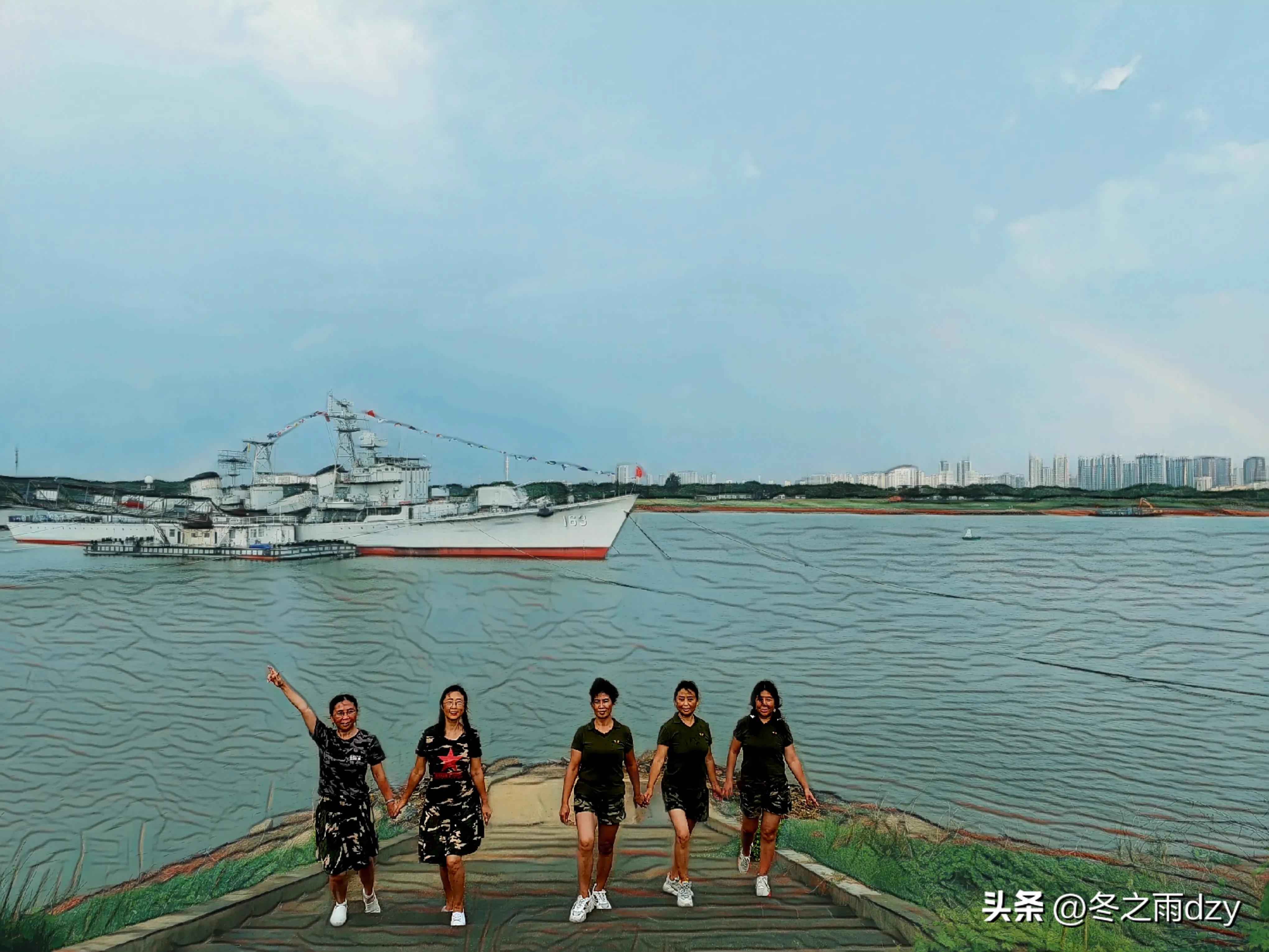 南昌舰主题园凤凰洲湿地公园,凤凰洲建军广场