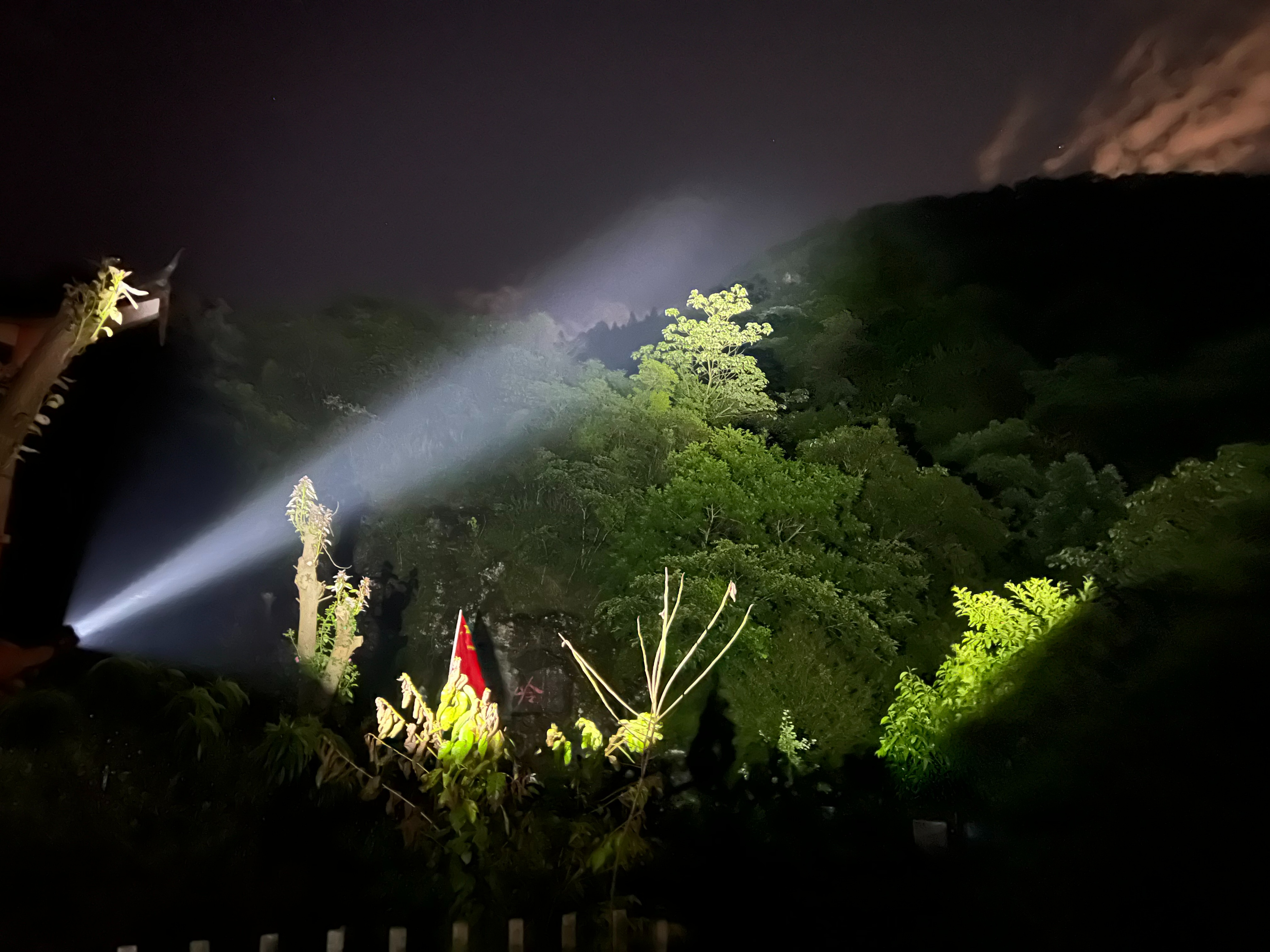 fenix手电测评tk35,fenixtk20uev2.0战术手电