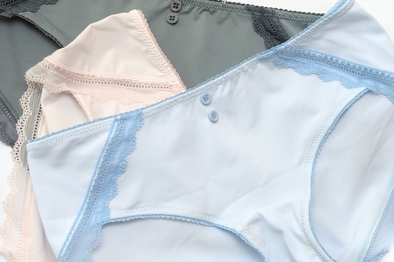 裤缝很褶皱怎么办,裤边老卷边怎么办