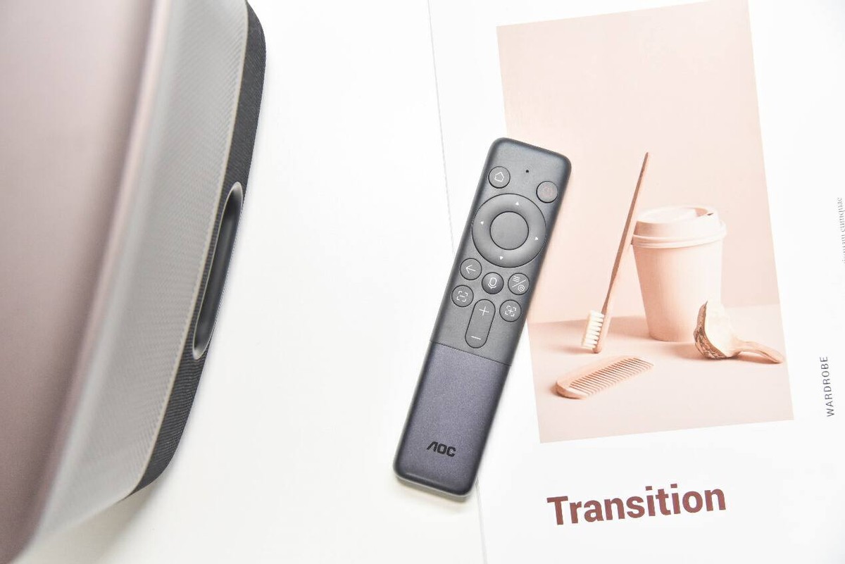 有它，挤啥电影院？AOCL1智能投影实测：2500ANSI流明+帝瓦雷调音