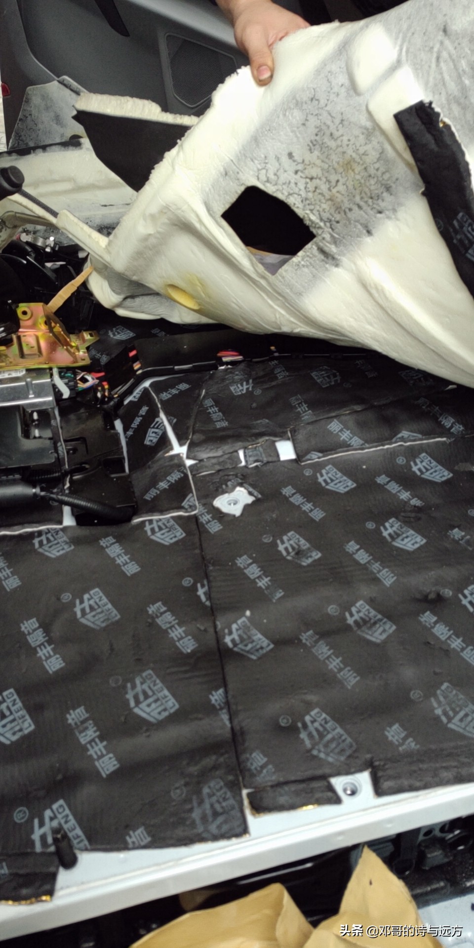 高速发动机噪音大怎样隔音,车内发动机噪音大如何做隔音