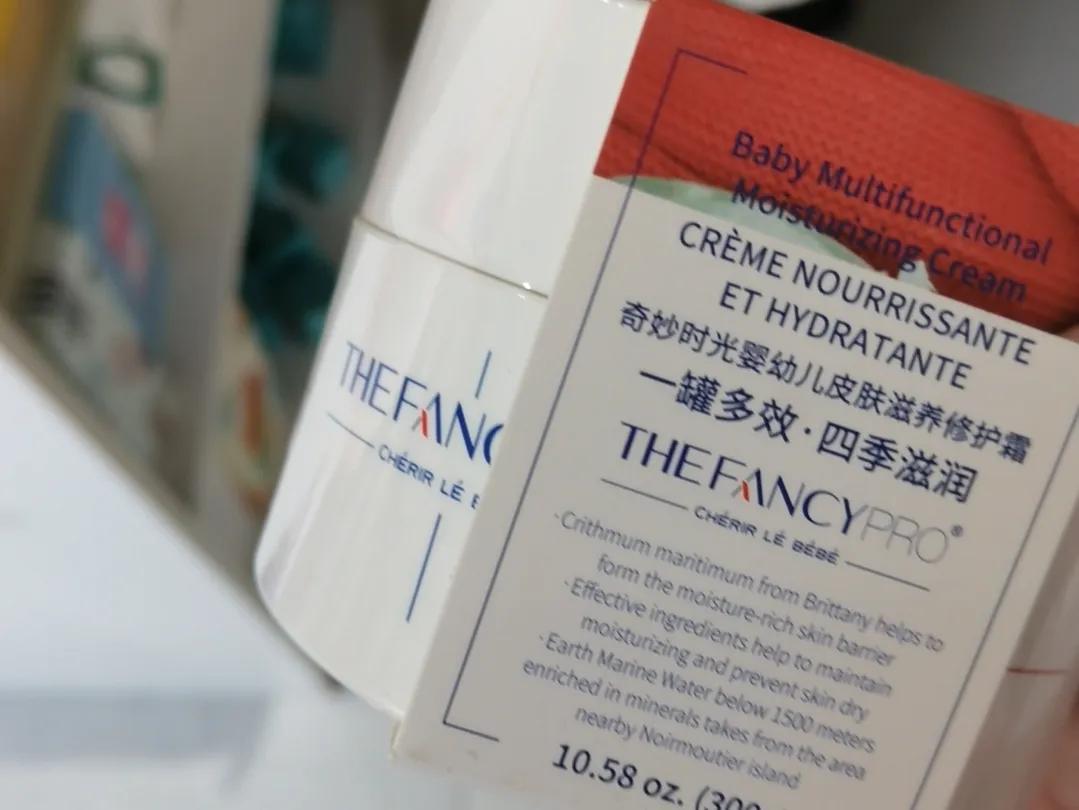 宝宝第一次游泳馆游泳很开心,宝宝第一次游泳真棒