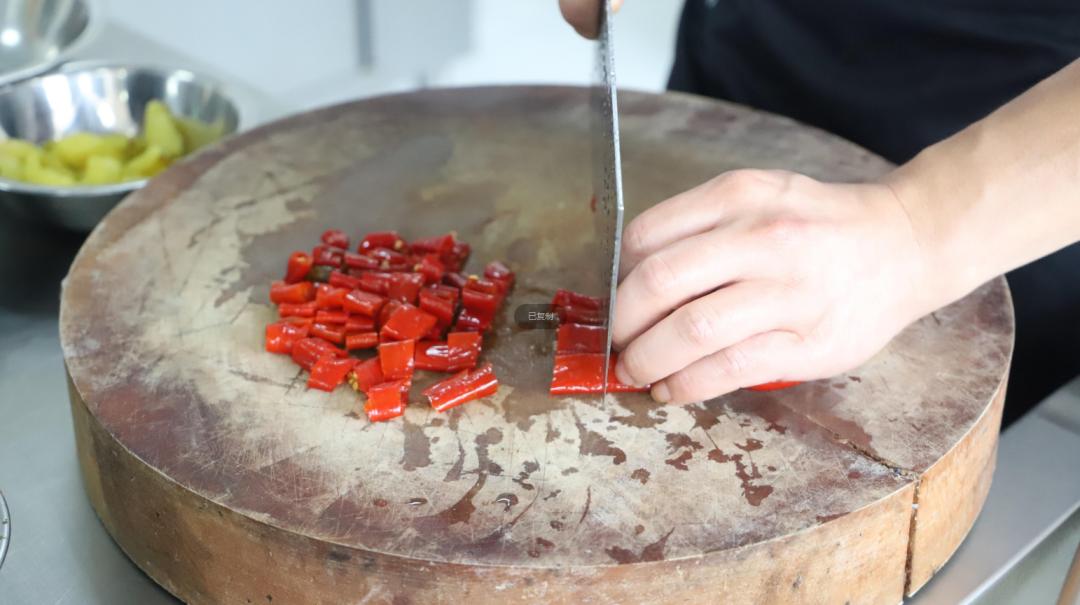 重庆江湖菜璧山兔,重庆正宗来凤鱼和璧山兔怎么做