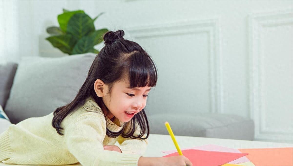 40岁，老光棍，隔壁新来的大妈故意走光，无意看到那抹黑色风景