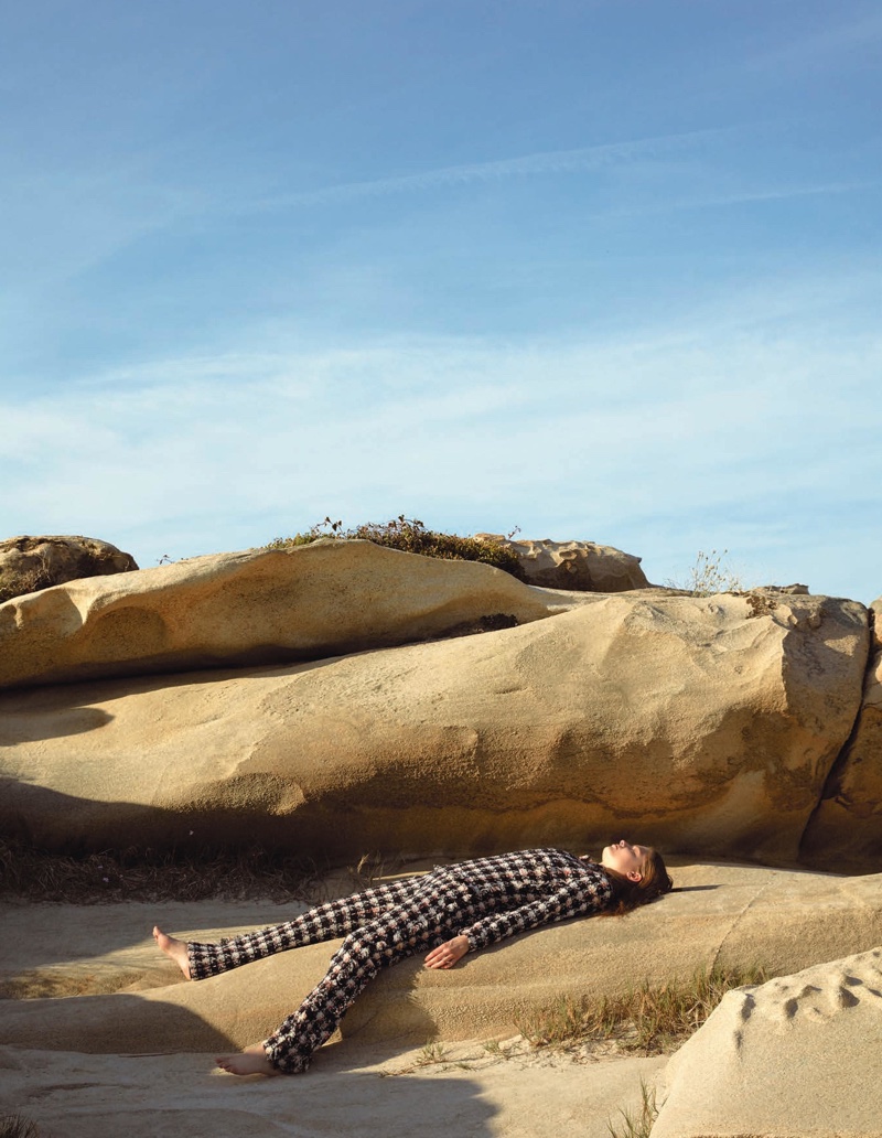 德国超模安娜·米拉（AnnaMilaGuyenz）拍摄的时尚杂志