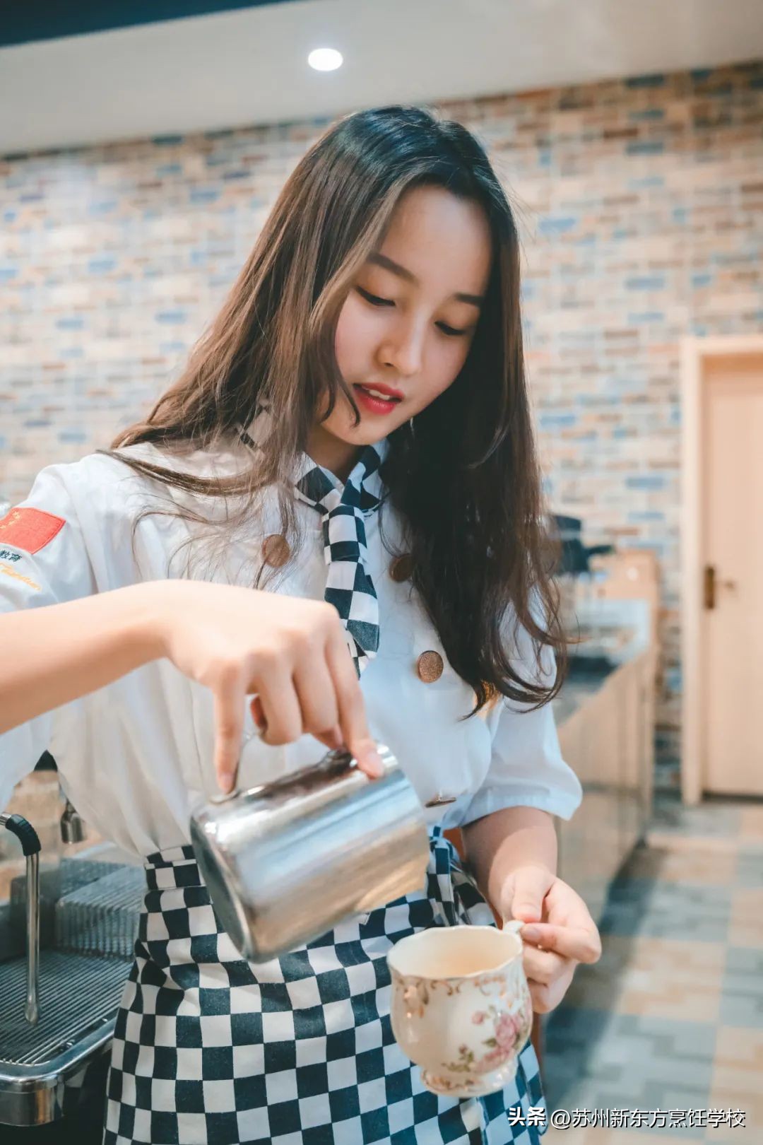 女生自己创业适合做什么,一个女生创业适合做什么