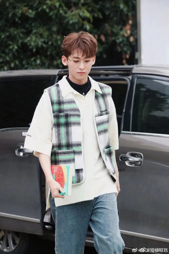 入秋穿搭牛仔马甲,适合秋日穿搭的马甲