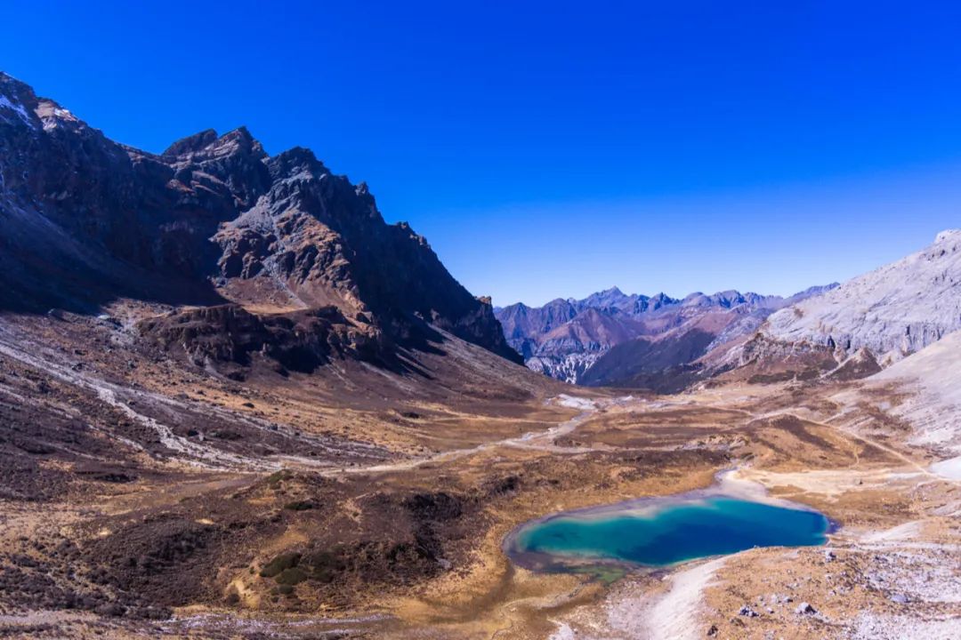 稻城亚丁解封后，又一顶级越野线路——洛亚大环线横空出世