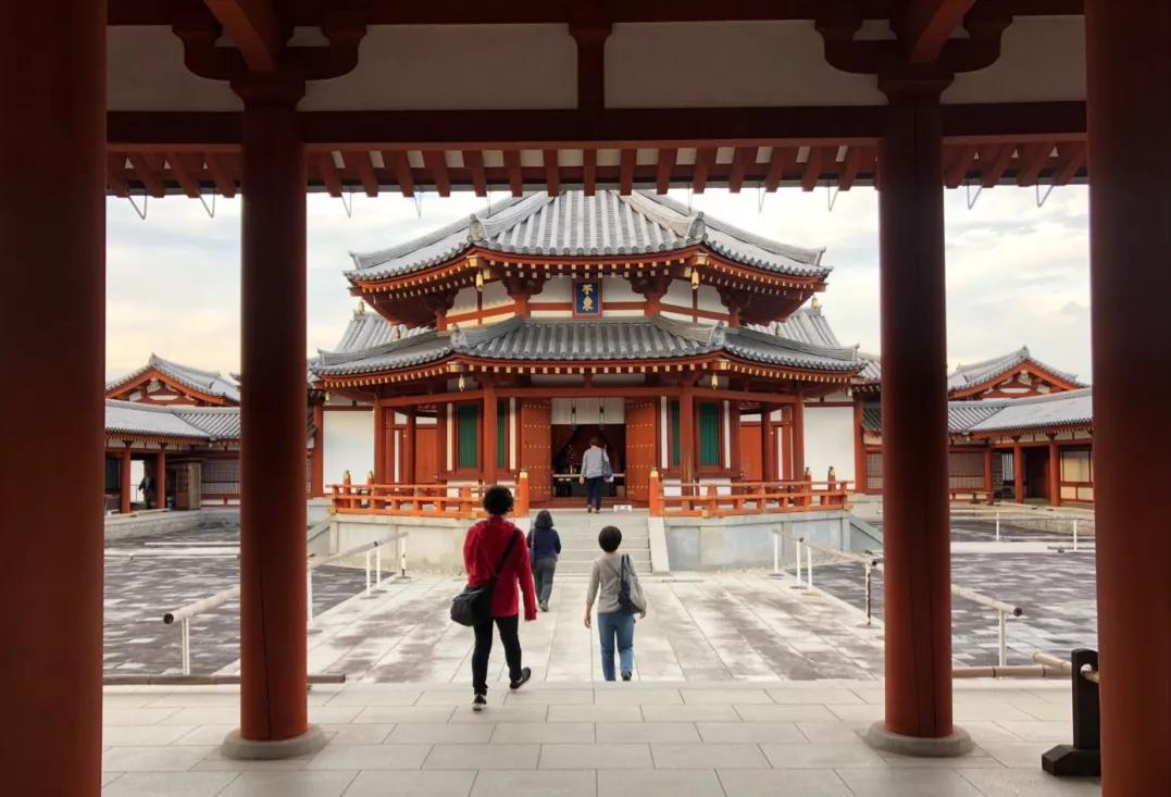 日本一个女生自己去旅游,女生日本独自旅行