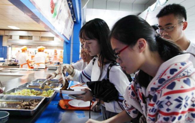 广州现在大学生每月生活费,广州的大学生一个月生活费给多少