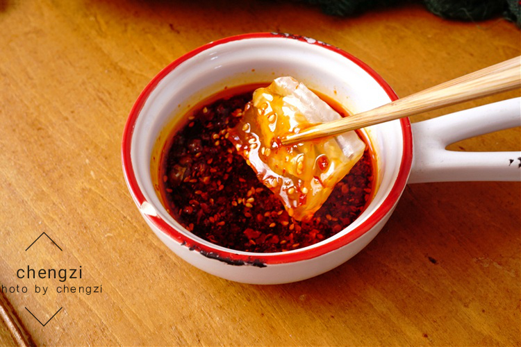 猪皮冻最正宗的做法妙招姐,晶莹剔透的猪皮冻详细教程