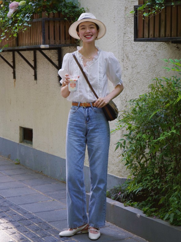 红色高跟鞋搭什么颜色的裤子好看,粗高跟鞋搭配什么样的衣服和裤子