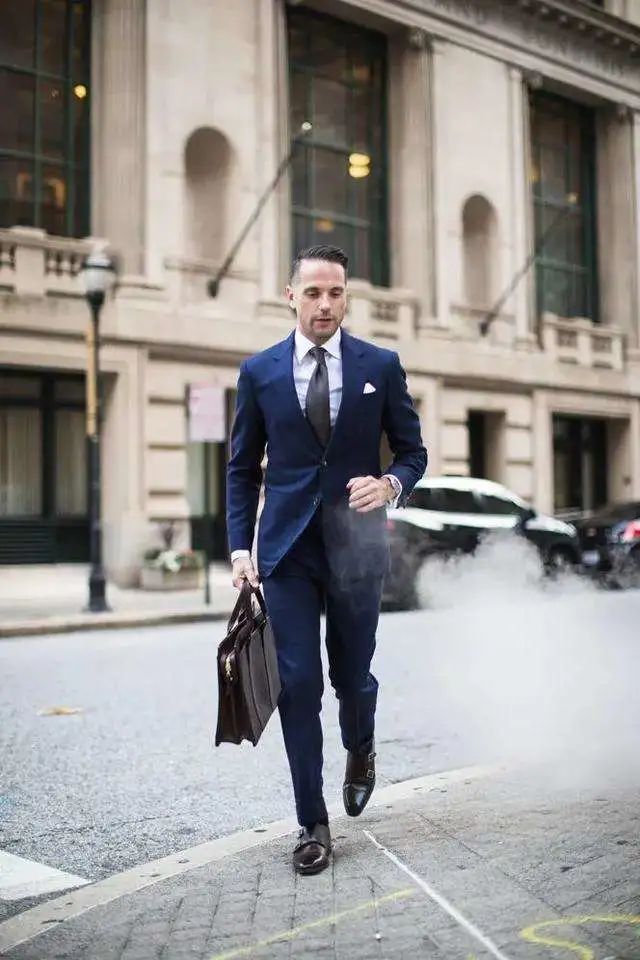 男士皮鞋搭配技巧正装,西装牛仔裤皮鞋搭配合理不