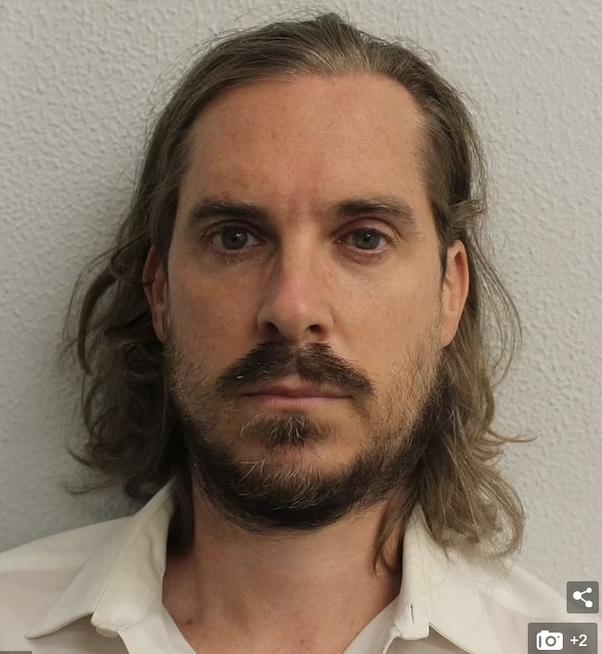 伦敦反恐警察*拍偷**51名模特的裸照视频，总时长达5天多