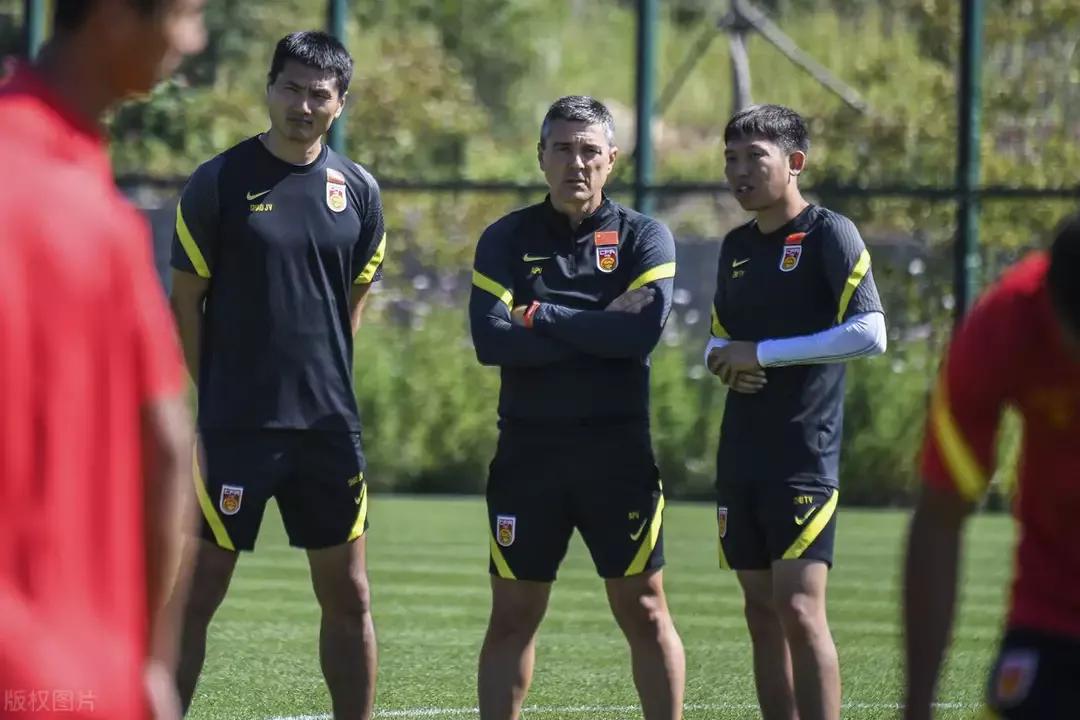 曝足协签下60万年薪,曝足协加紧研究欠薪清偿