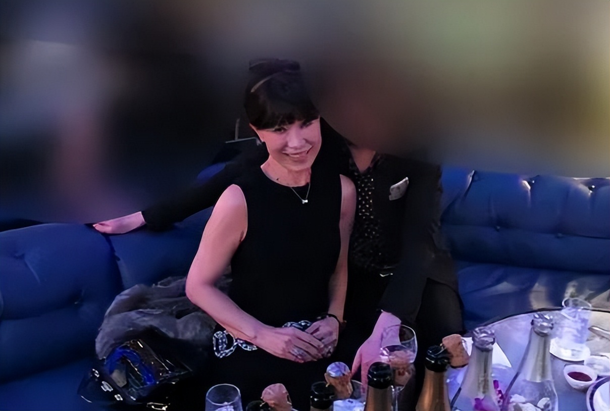 50岁大妈谎称自己32岁骗小伙11万,63岁日本大妈诈骗27亿