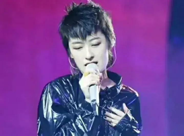 超女曾轶可哪一届,怎么评价曾轶可的才华